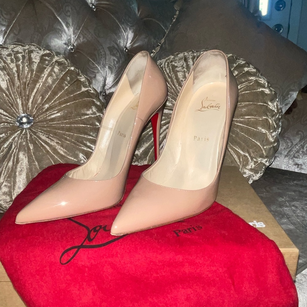 Nude so Kate Christian Louboutin‘s size 38 1/2